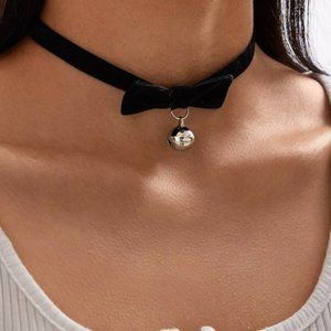 🔥3/30 Black Velvet Silver Bell Kitty Goth Choker